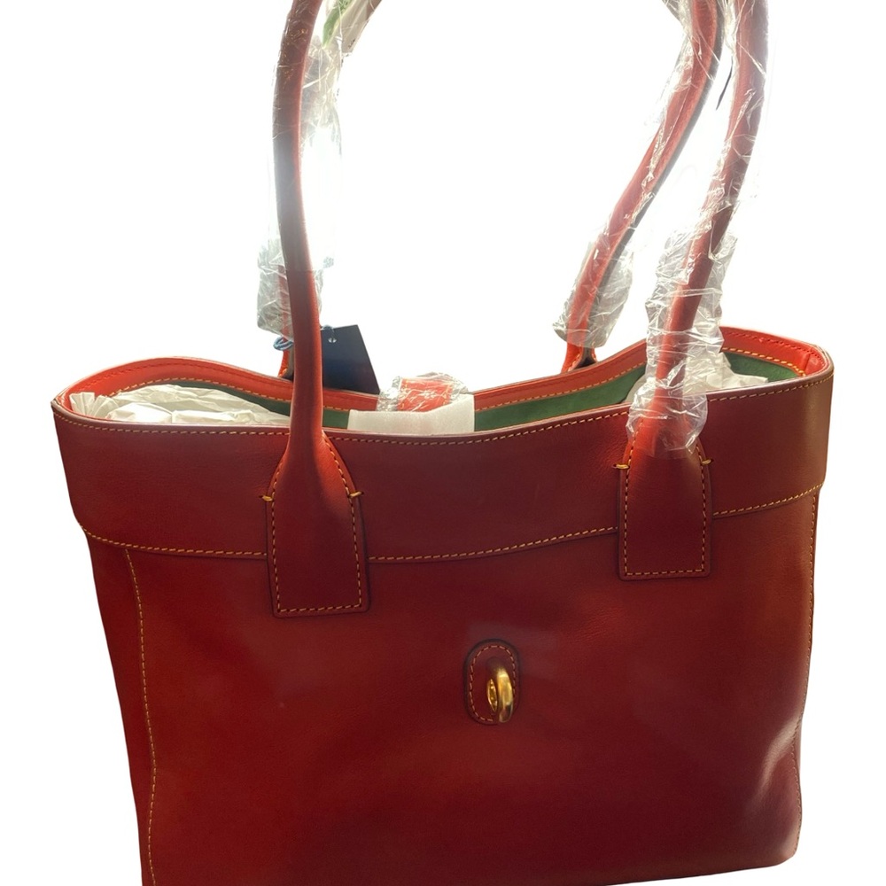 Chic Red Leather Shoulder Bag - Picture 3 of 10